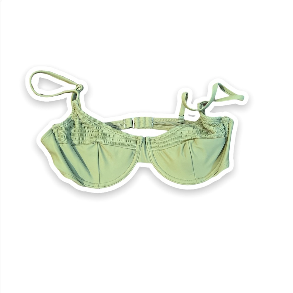 Light green bra Size: M
